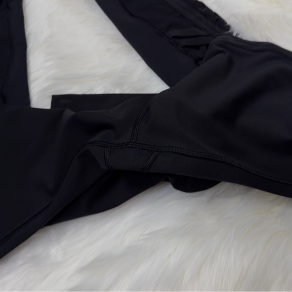 Lululemon Black Minimalist Tight Luxtreme - Picture 9 of 9